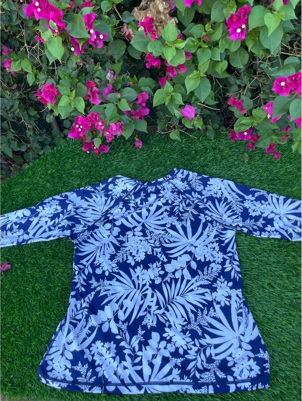 Hurley Large Navy Blue and White Floral Long Sleeve Rash Guard